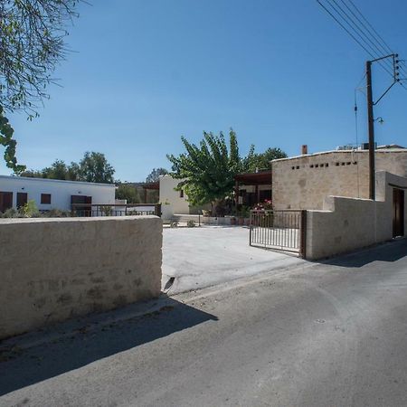 Chloe'S House Guest House Pano Akourdalia ภายนอก รูปภาพ