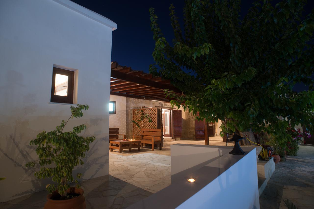 Chloe'S House Guest House Pano Akourdalia ภายนอก รูปภาพ