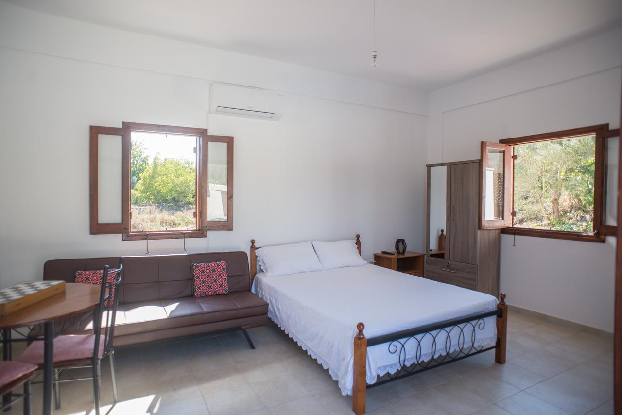 Chloe'S House Guest House Pano Akourdalia ภายนอก รูปภาพ