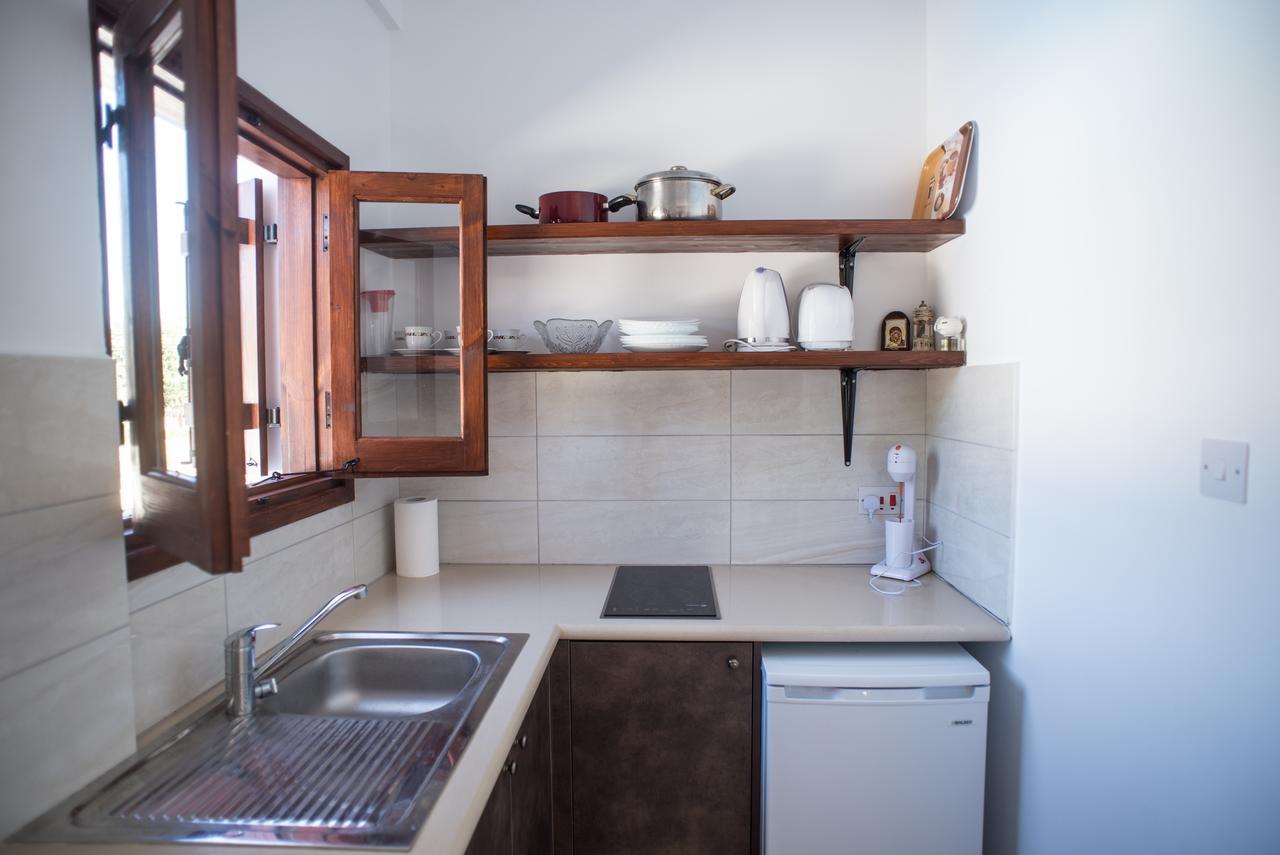 Chloe'S House Guest House Pano Akourdalia ภายนอก รูปภาพ
