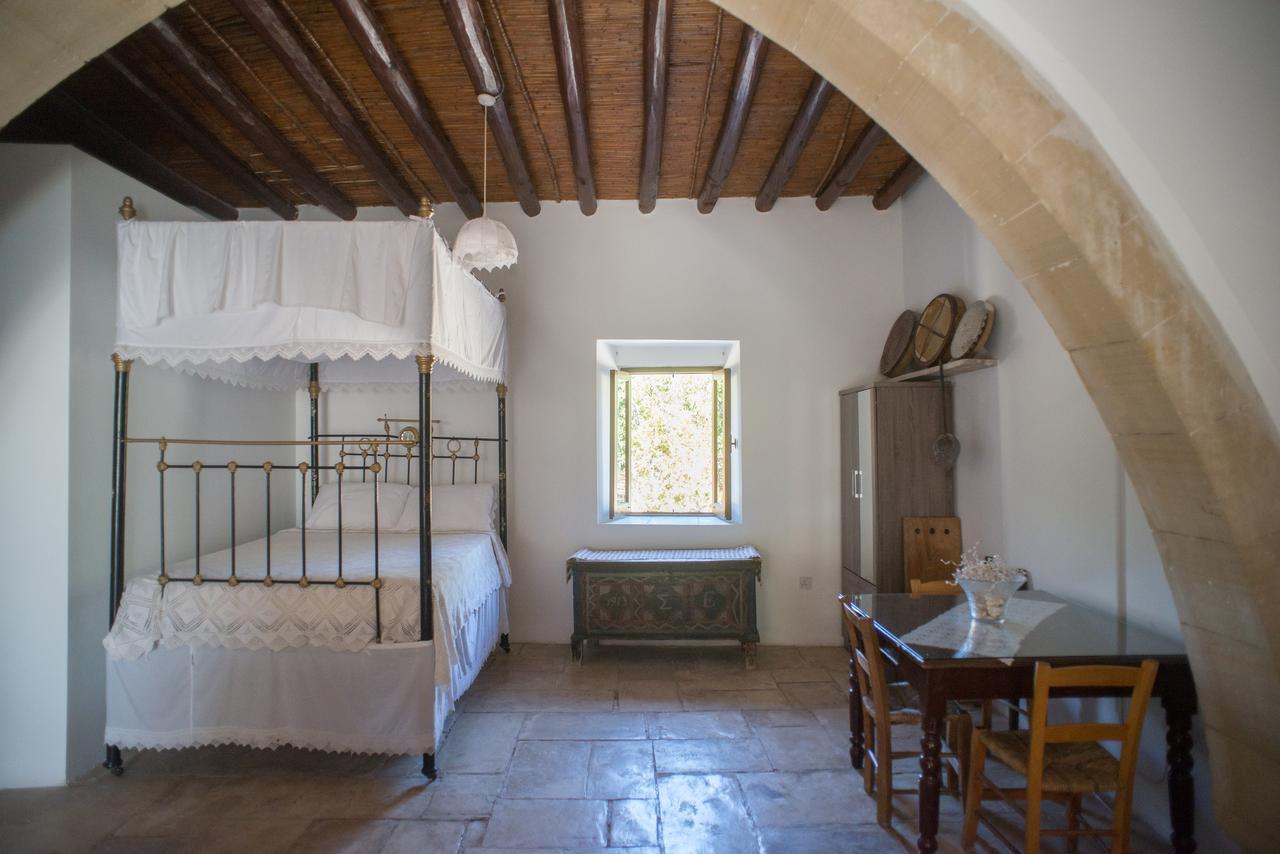 Chloe'S House Guest House Pano Akourdalia ภายนอก รูปภาพ
