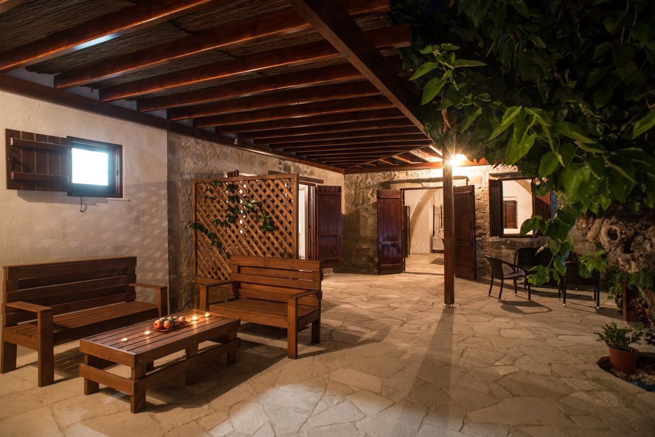 Chloe'S House Guest House Pano Akourdalia ภายนอก รูปภาพ