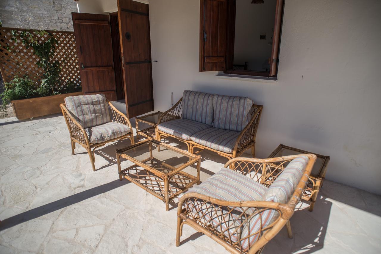 Chloe'S House Guest House Pano Akourdalia ภายนอก รูปภาพ