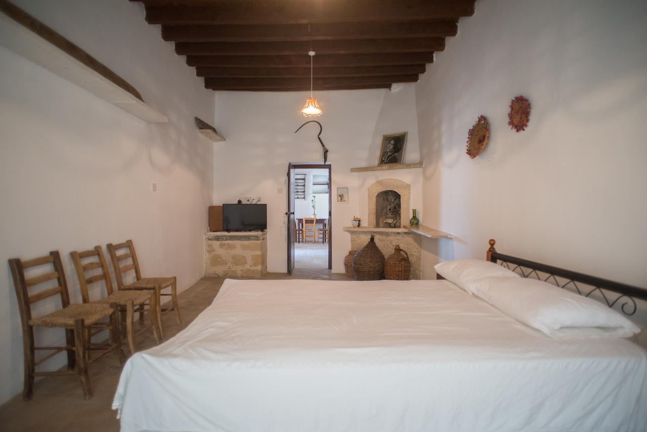 Chloe'S House Guest House Pano Akourdalia ภายนอก รูปภาพ
