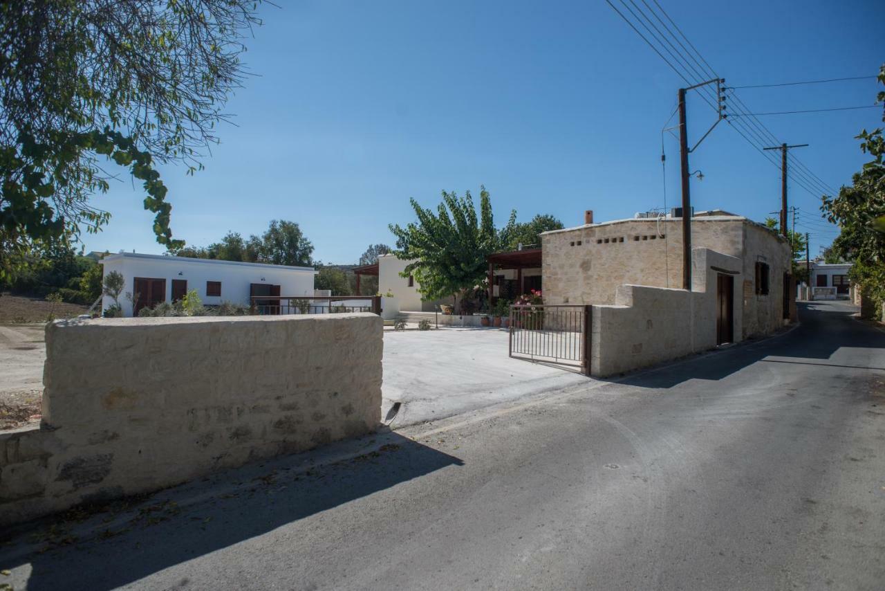 Chloe'S House Guest House Pano Akourdalia ภายนอก รูปภาพ